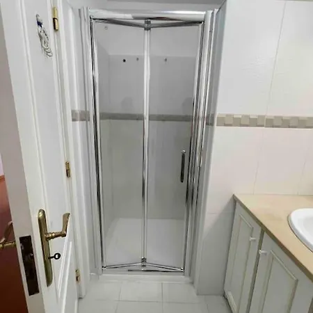 2 Bed Beachfront With Pool And Ocean View * 波尔蒂芒